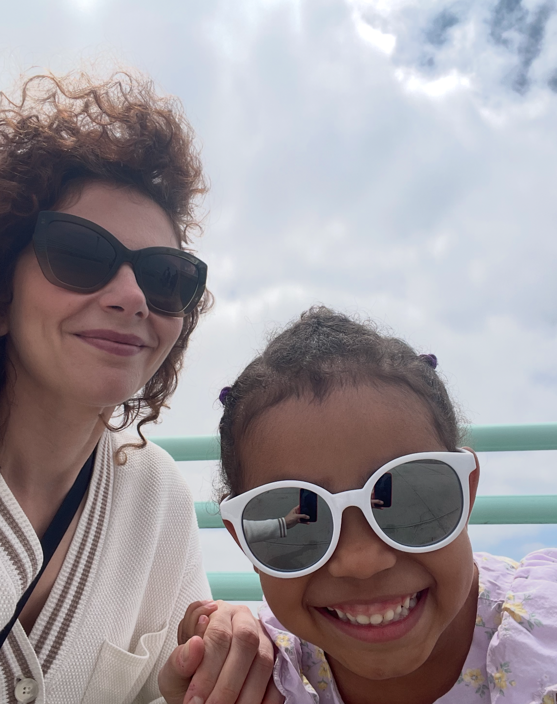 Yuliya and Anaïs